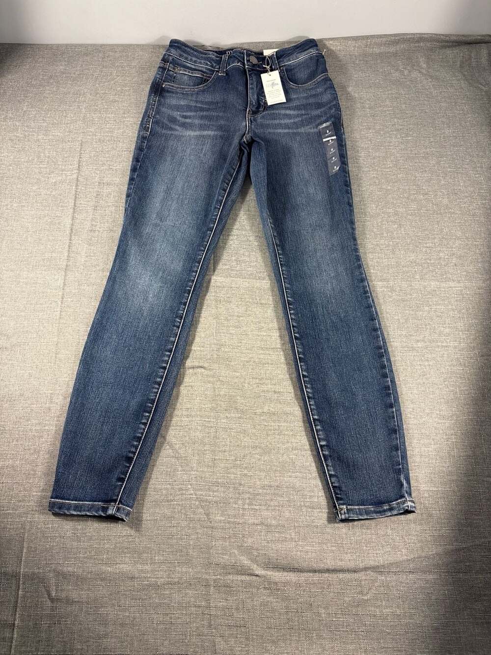 Judy Blue's Best Selling Clean Skinnies *TUMMY CONTROL* – Lions & Lu,